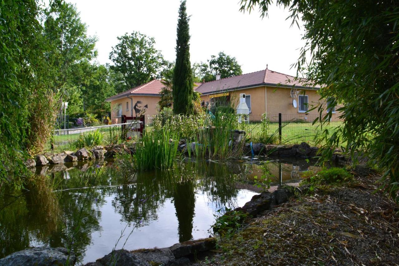 Alaguyauder Le Kota Bed & Breakfast Chatillon-sur-Broue Екстериор снимка