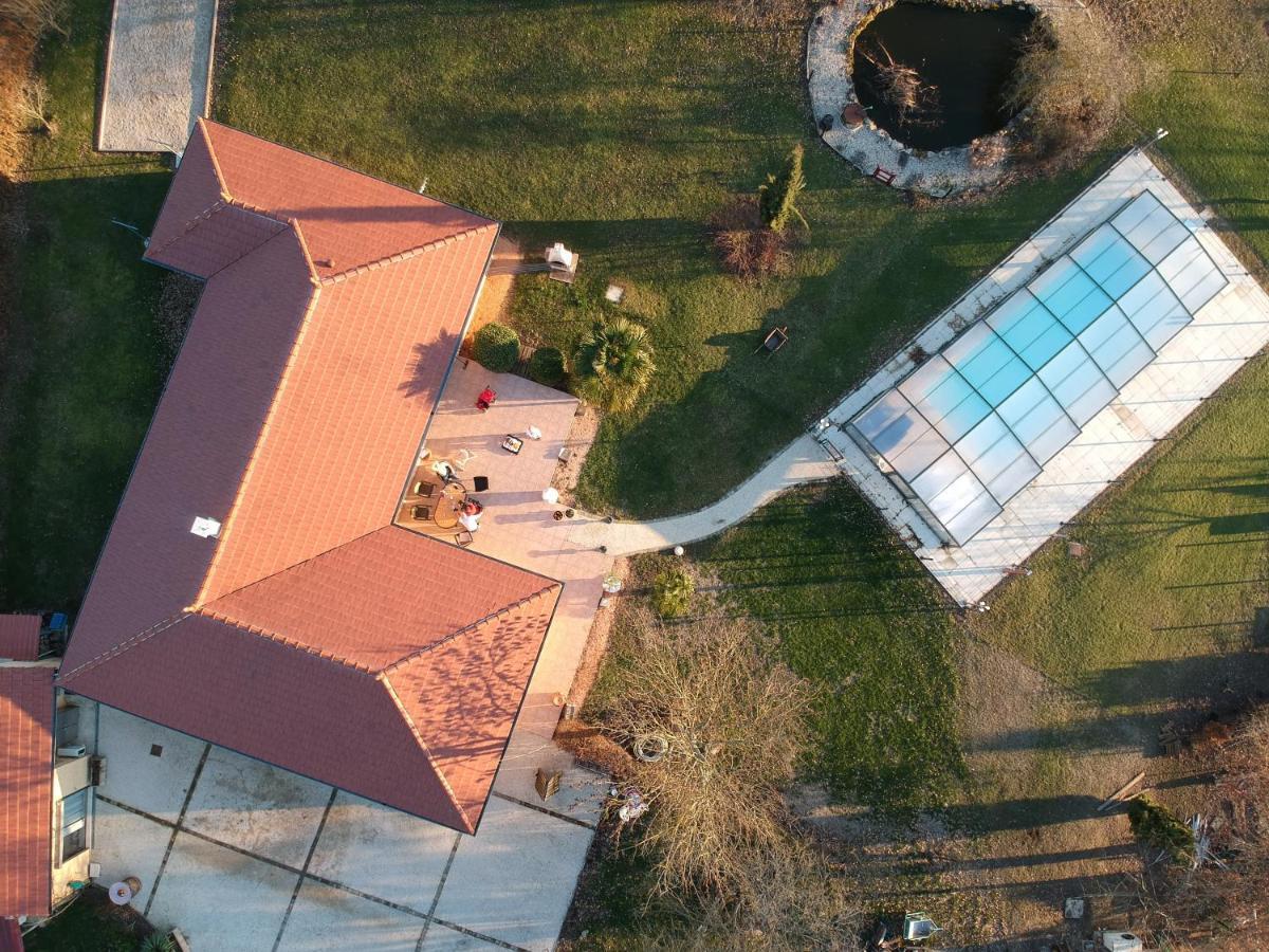 Alaguyauder Le Kota Bed & Breakfast Chatillon-sur-Broue Екстериор снимка