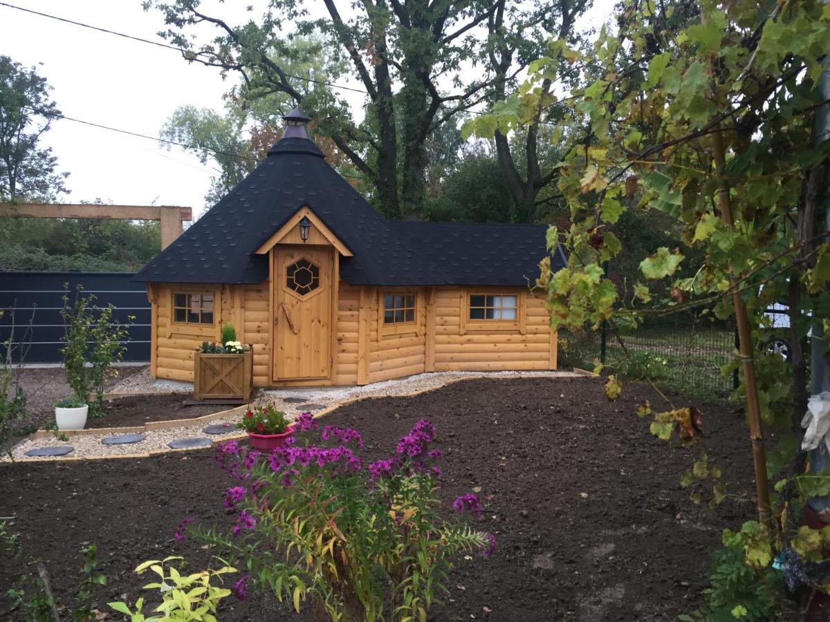 Alaguyauder Le Kota Bed & Breakfast Chatillon-sur-Broue Екстериор снимка